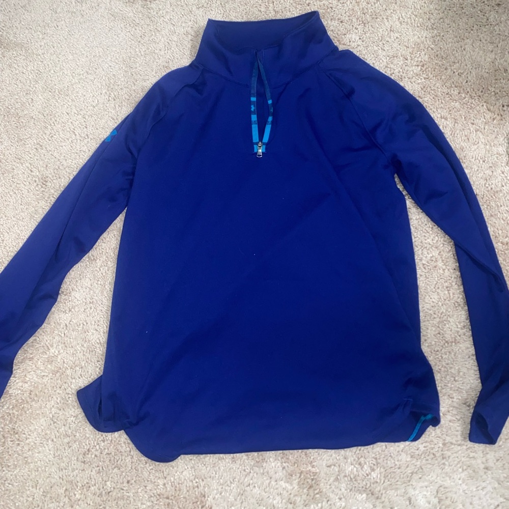 Womens Under Armor pull over sweatshirt